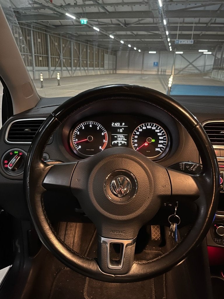 Volkswagen Polo 1.4 16V 63KW DSG 2010 Grijs, Auto's, Stof, 40 €/maand, Grijs, Particulier