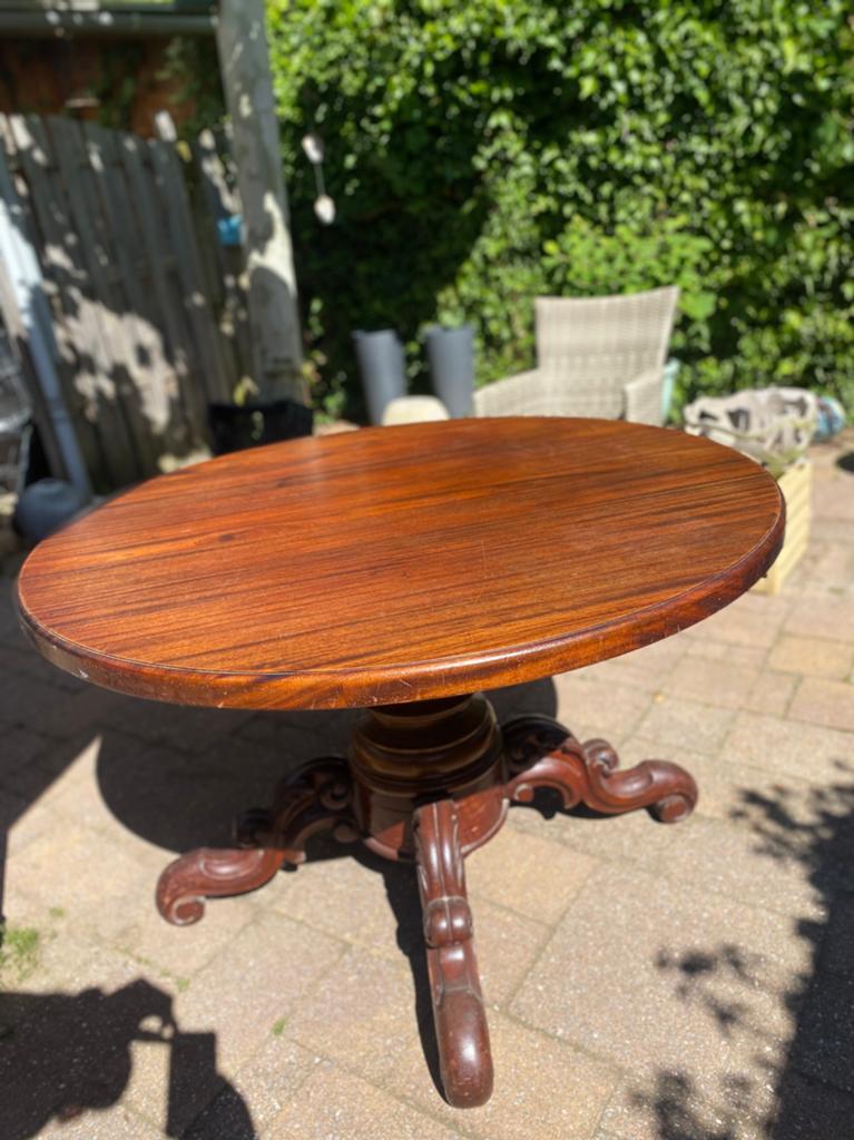 Mooie antieke handgemaakte ronde eettafel van notenhout, Antiek en Kunst, Antiek | Meubels | Tafels, Ophalen