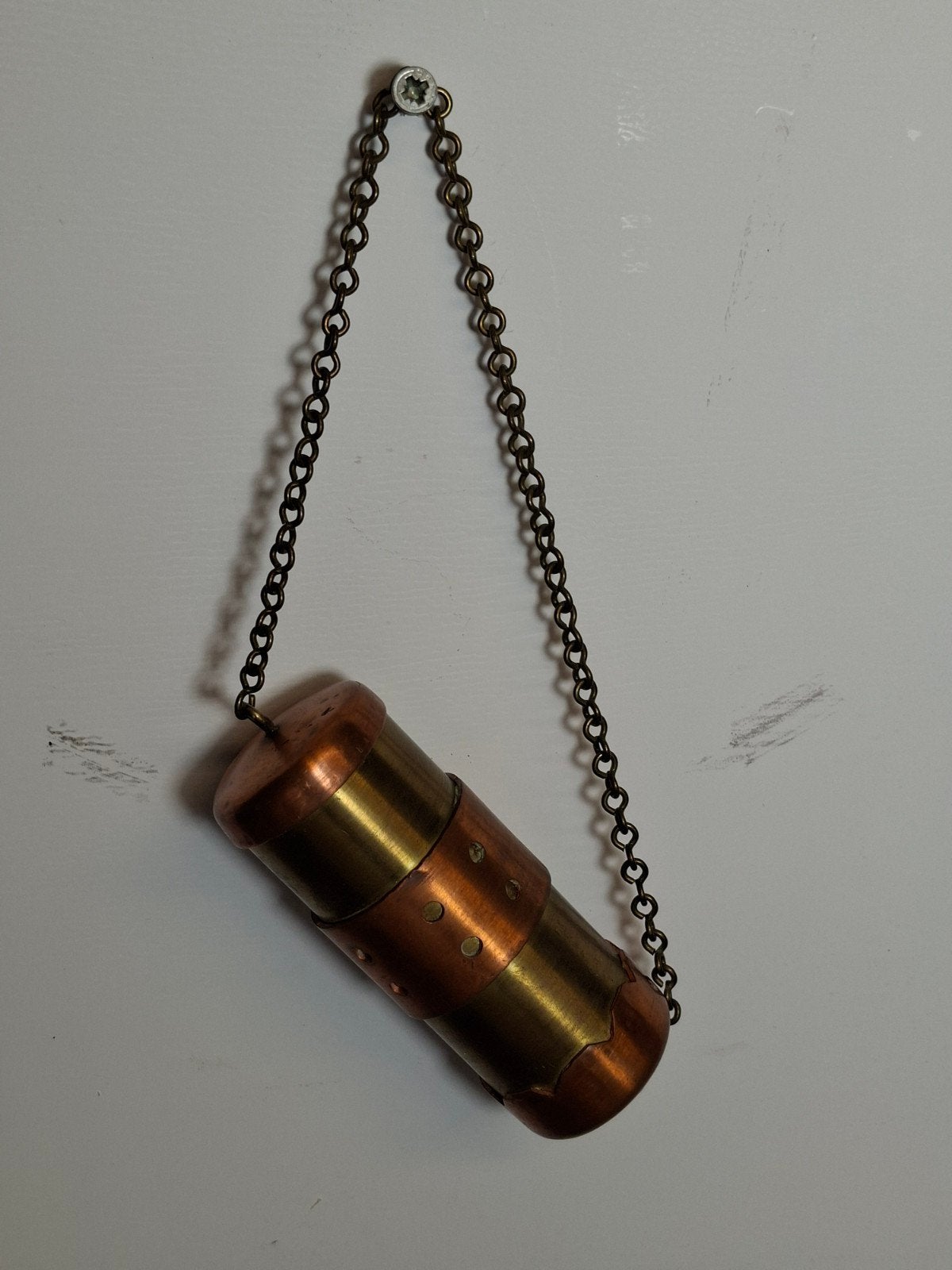 Mooie koperen tondeldoos met ketting, Ophalen of Verzenden