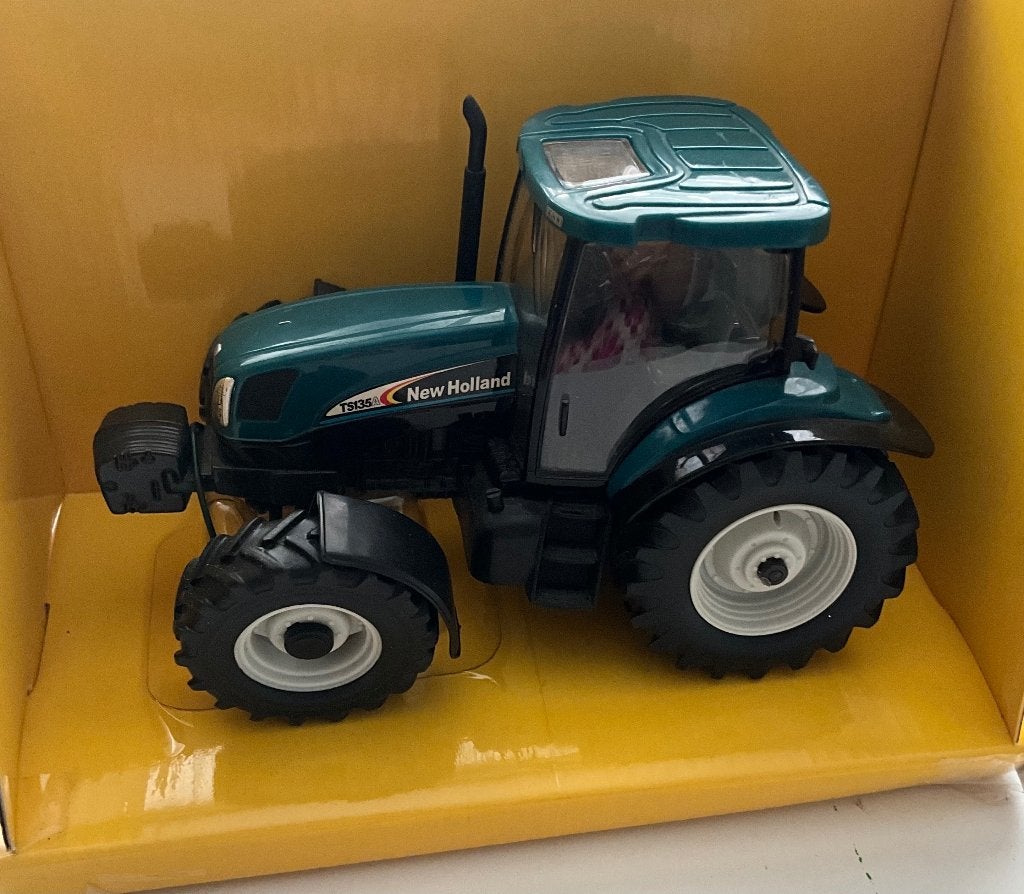 NEW HOLLAND TS135A TRACTOR, Verzenden, Zo goed als nieuw, Tractor of Landbouw, Britains