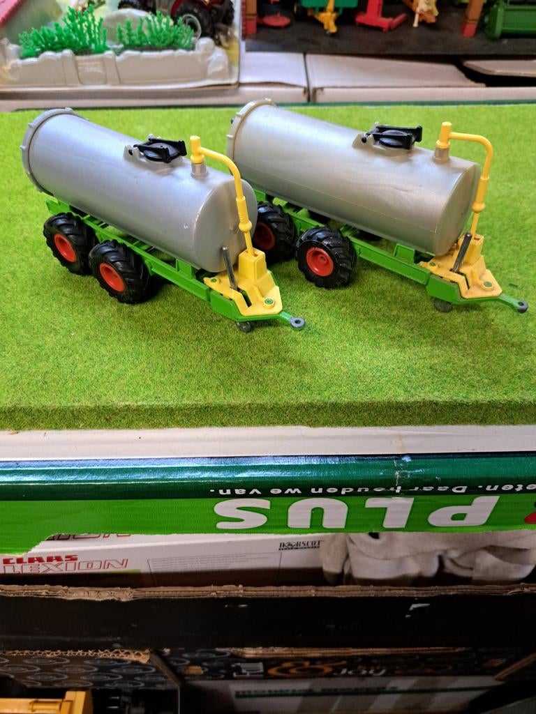 Giertank van Siku met stocknummer 2252, Hobby en Vrije tijd, Modelauto's | 1:32, Ophalen of Verzenden, Zo goed als nieuw, Tractor of Landbouw