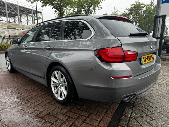 BMW 5 Serie Touring 520d Executive Automaat Airco/ECC,Naviga, Auto's, BMW, Automaat, Euro 5, Zwart, 2000 kg