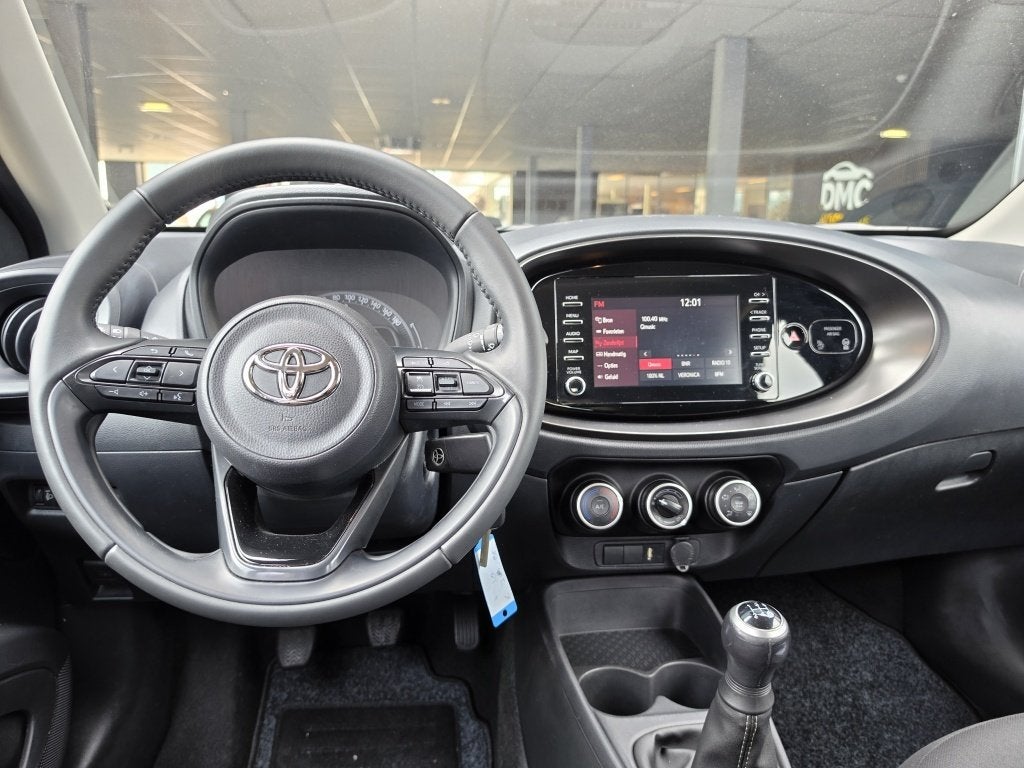 Toyota Aygo X 1.0 VVT-i MT Play | 2022 | Airco | ACC | LM Ve, Keurmerk '100% Onderhouden', 12 maanden, Gebruikt, 920 kg