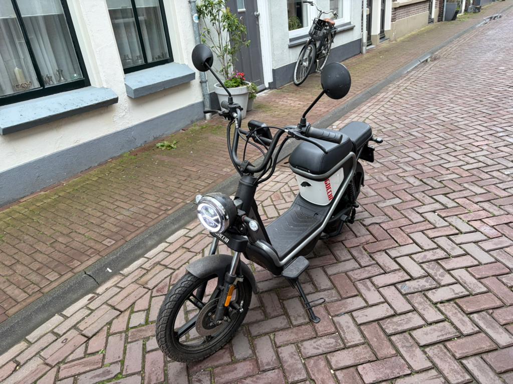AGM Goccia GEV1000 - Elektrische Scooter, Ophalen, Zo goed als nieuw, Elektrisch, Overige merken