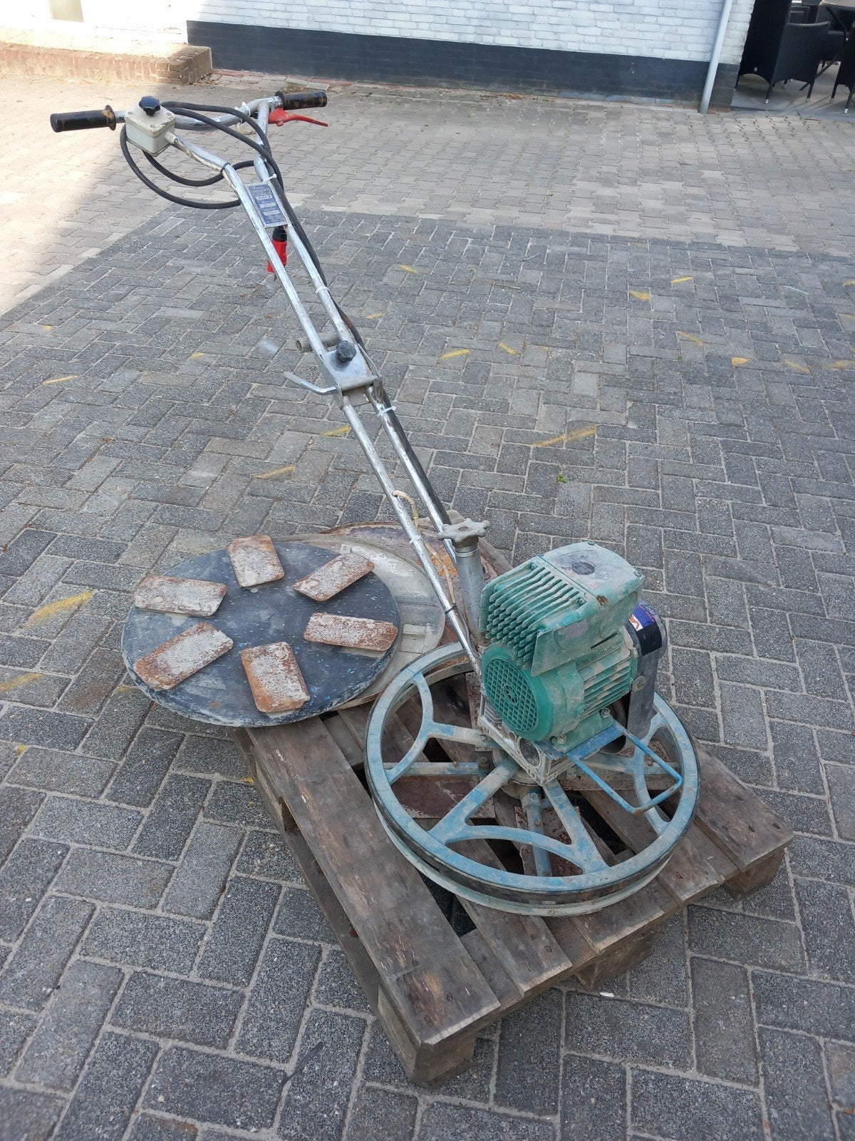 Betonvlinder / Vlindermachine, Ophalen of Verzenden