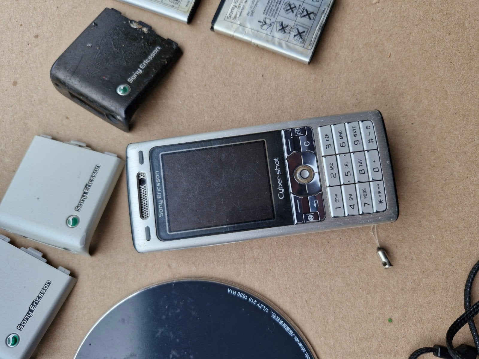 James Bond 007 Sony Ericsson, Ophalen of Verzenden, Zwart, Overige systemen
