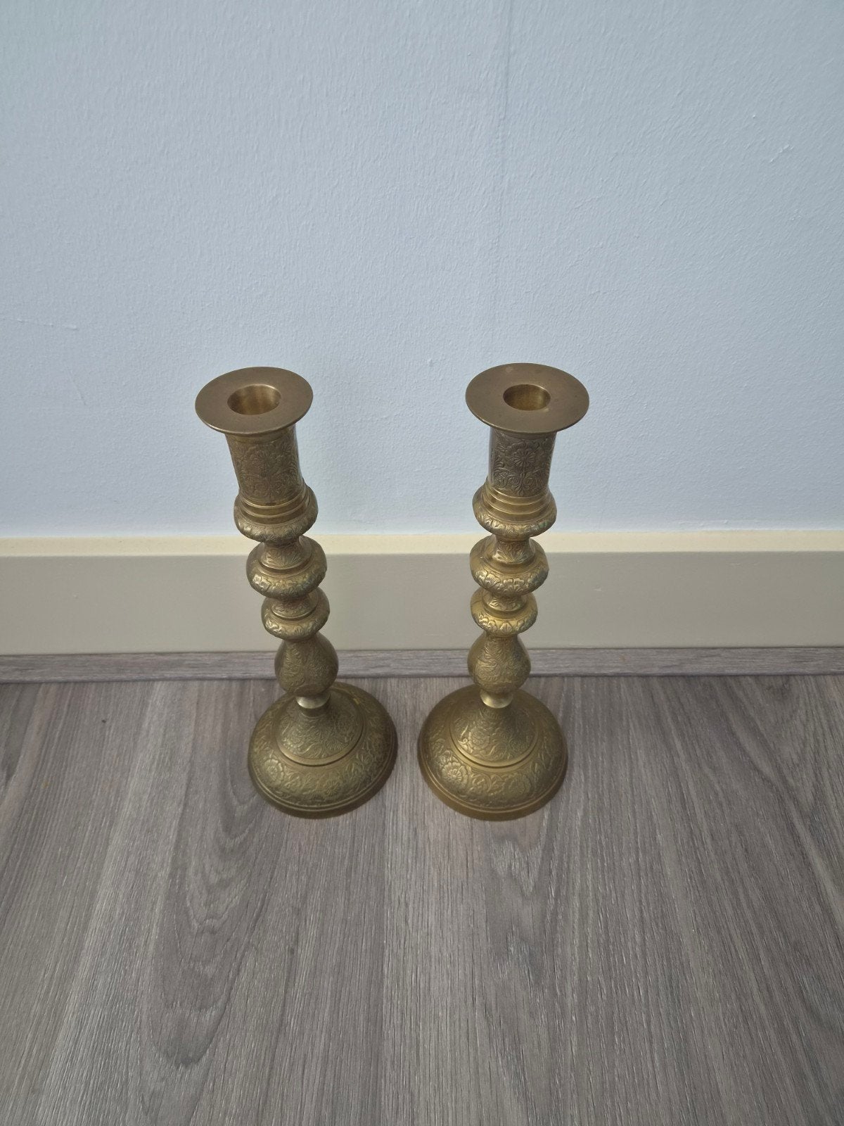 Set van 2 messing kandelaars met gedetailleerd patroon, Ophalen