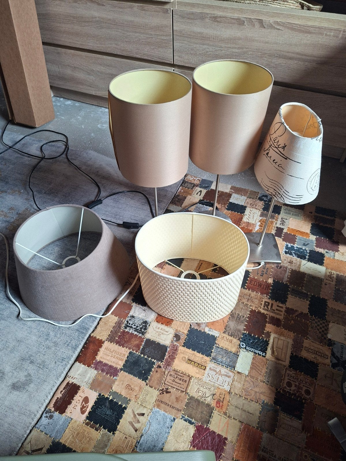 Diverse lampenkappen en lampvoeten, Ophalen