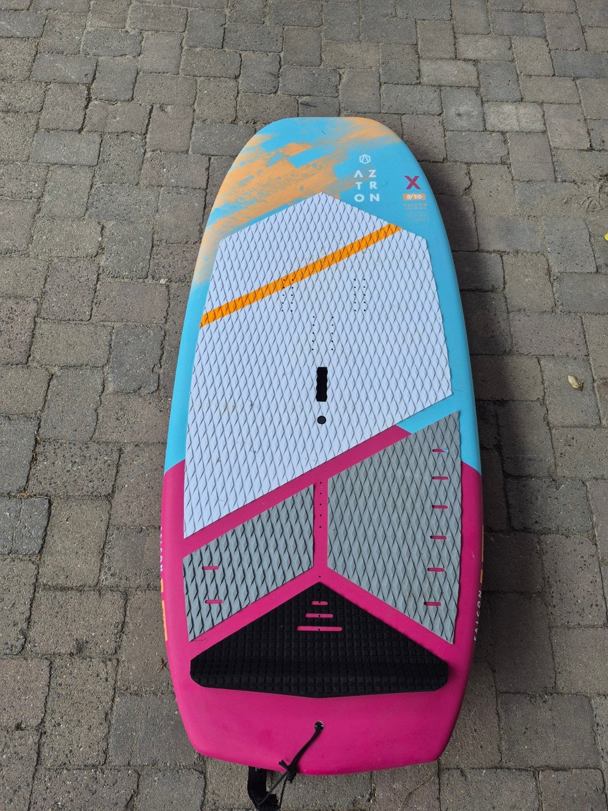 Aztron Falcon X Wingfoilboard 5'10" met boardbag, Watersport en Boten, Wingsurfen, Ophalen of Verzenden, Zo goed als nieuw, Wingsurf-board