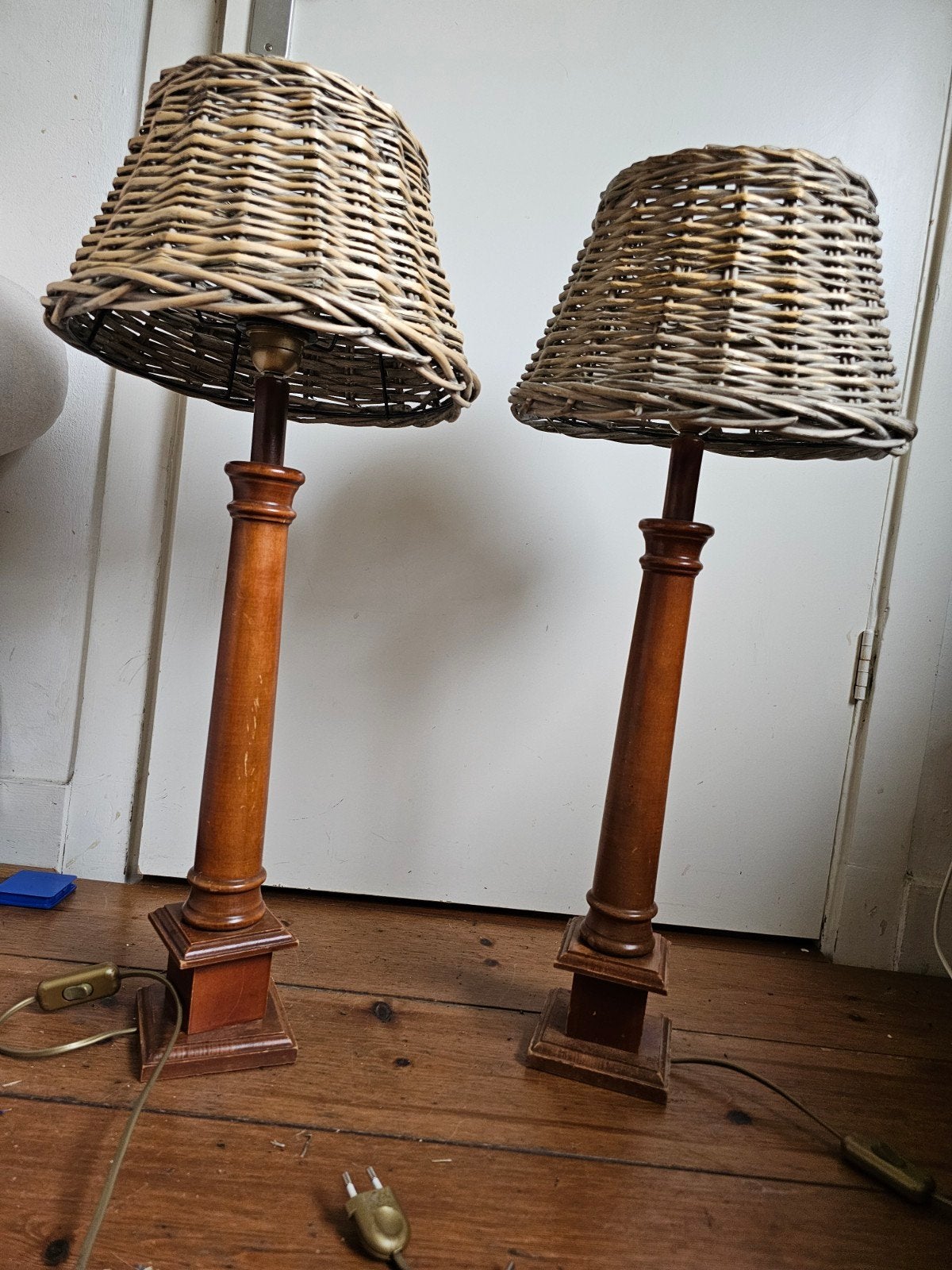 Set van 2 rotan tafellampen met houten voet, Ophalen of Verzenden