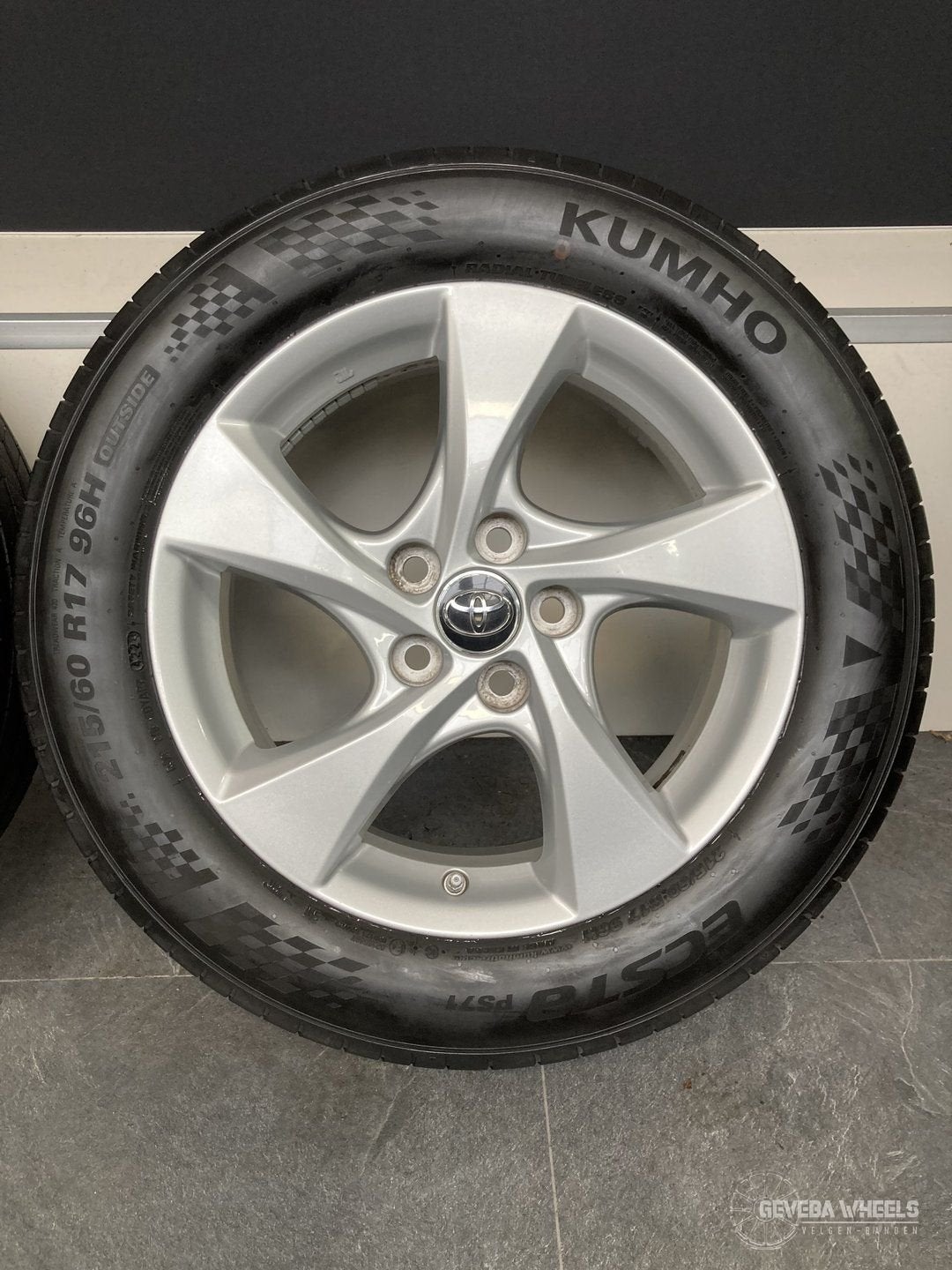 17” originele Toyota C-HR velgen + banden 5x114.3 TPMS AWM, Auto-onderdelen, -, -, Banden en Velgen, 17 inch