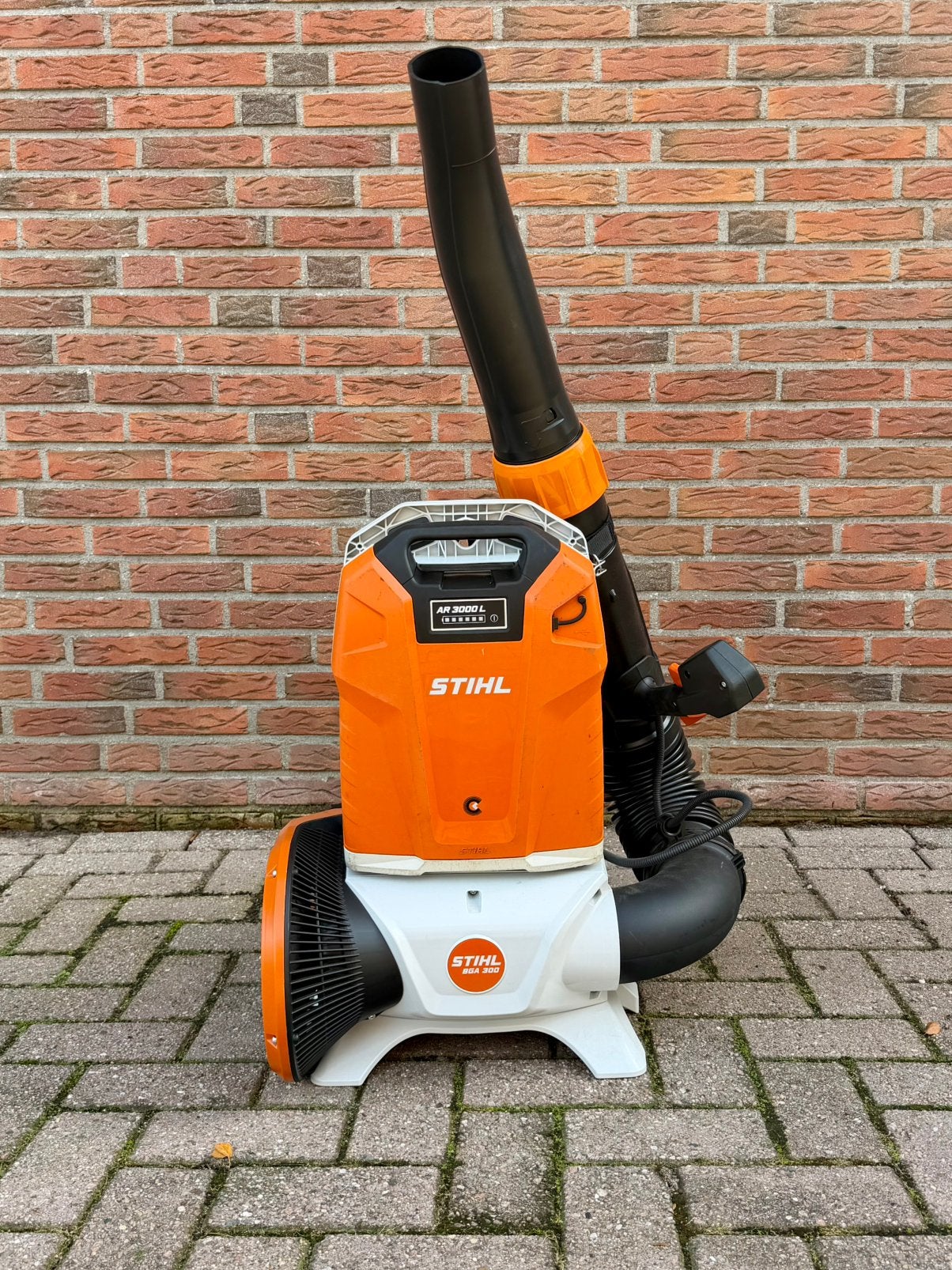 Stihl BGA 300 Rugblazer op accu, accu Bladblazer set ZGAN, Tuin en Terras, Ophalen, Stihl, Accu, Ruggedragen