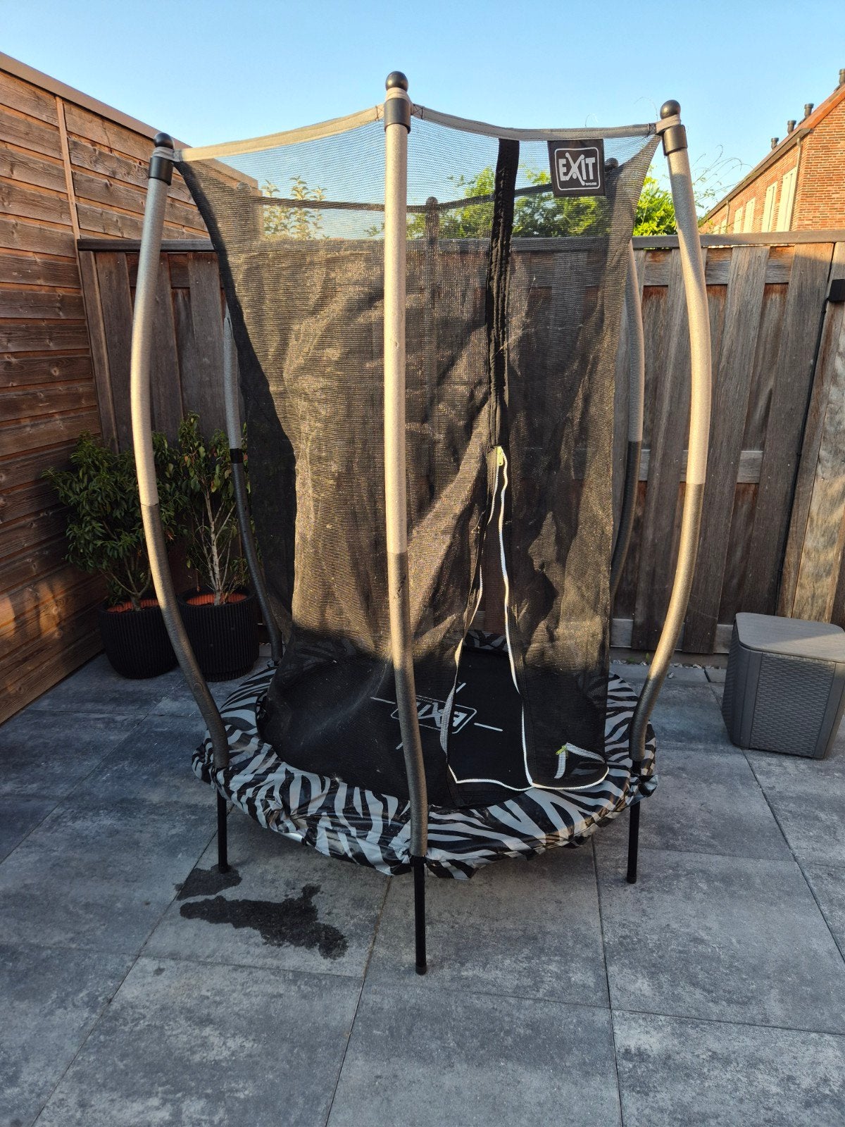 EXIT trampoline met veiligheidsnet - zebraprint Moet weg!!!, Ophalen of Verzenden, Gebruikt