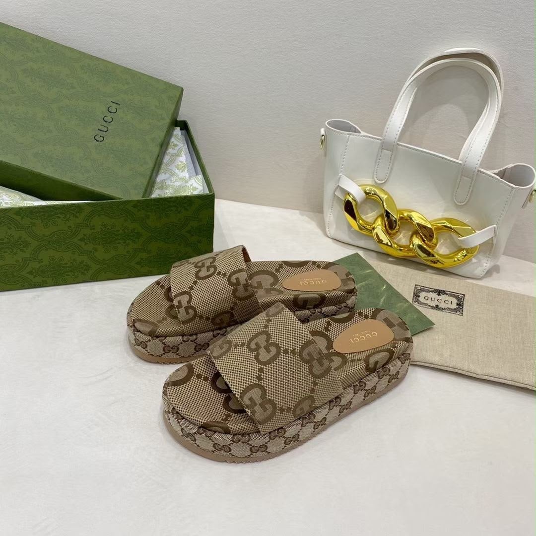 Gucci Maxi-GG Supreme Slippers - Diverse Maten, Ophalen of Verzenden, Nieuw, Bruin, Slippers