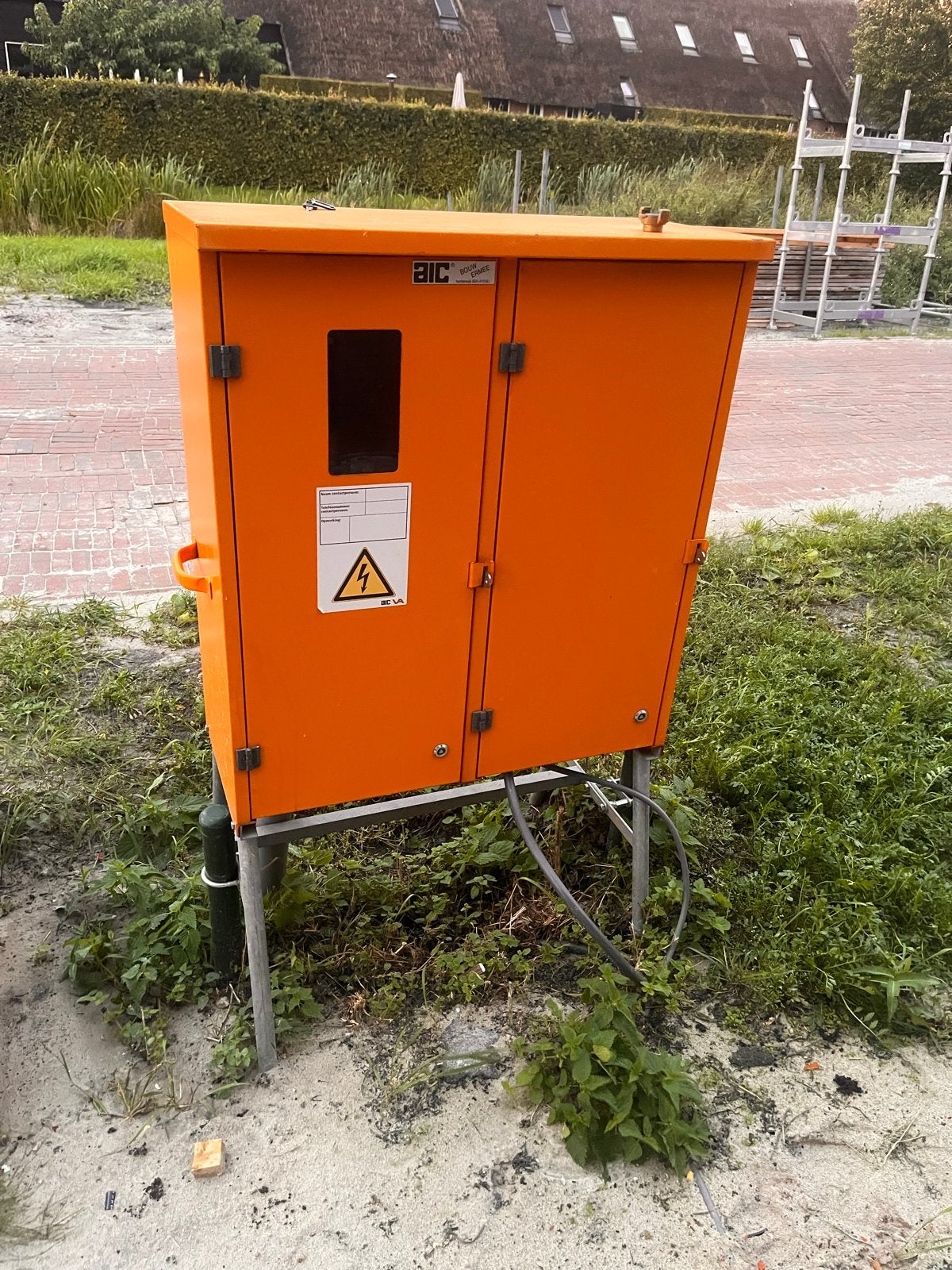 AIC Bouwstroomkast en waterput, Ophalen