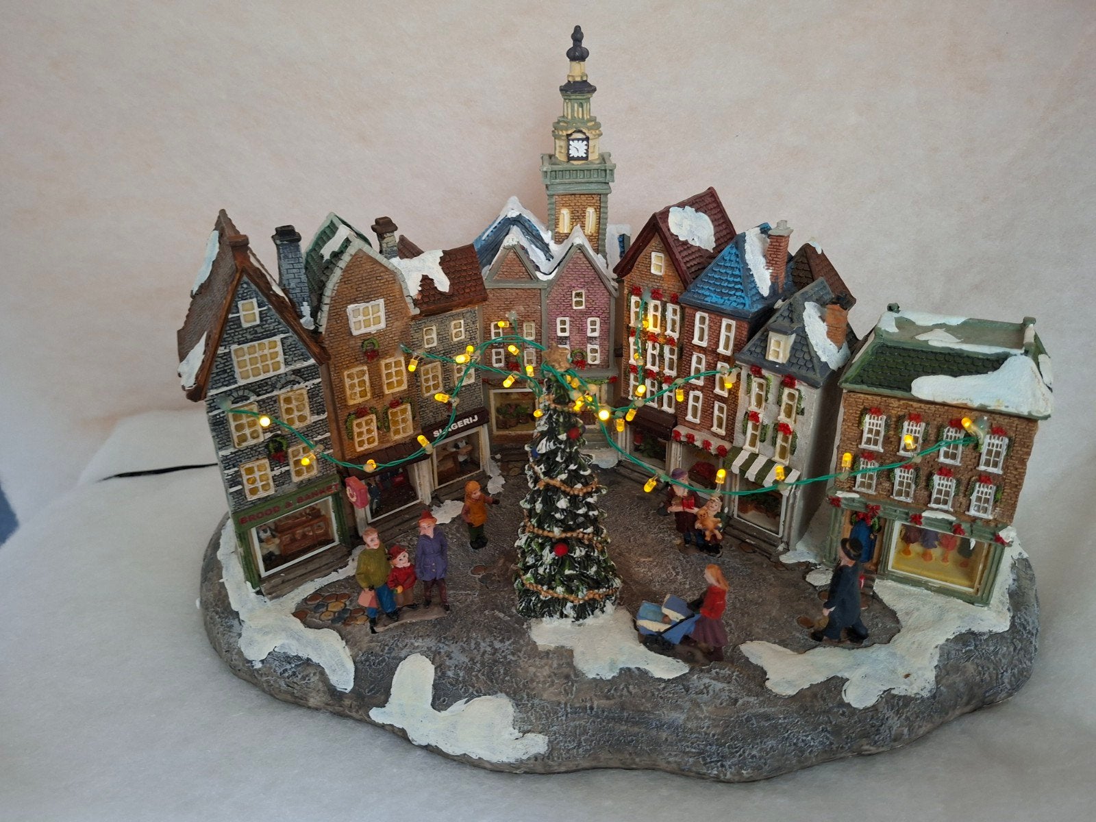 Typisch Hollands marktplein, Diversen, Ophalen