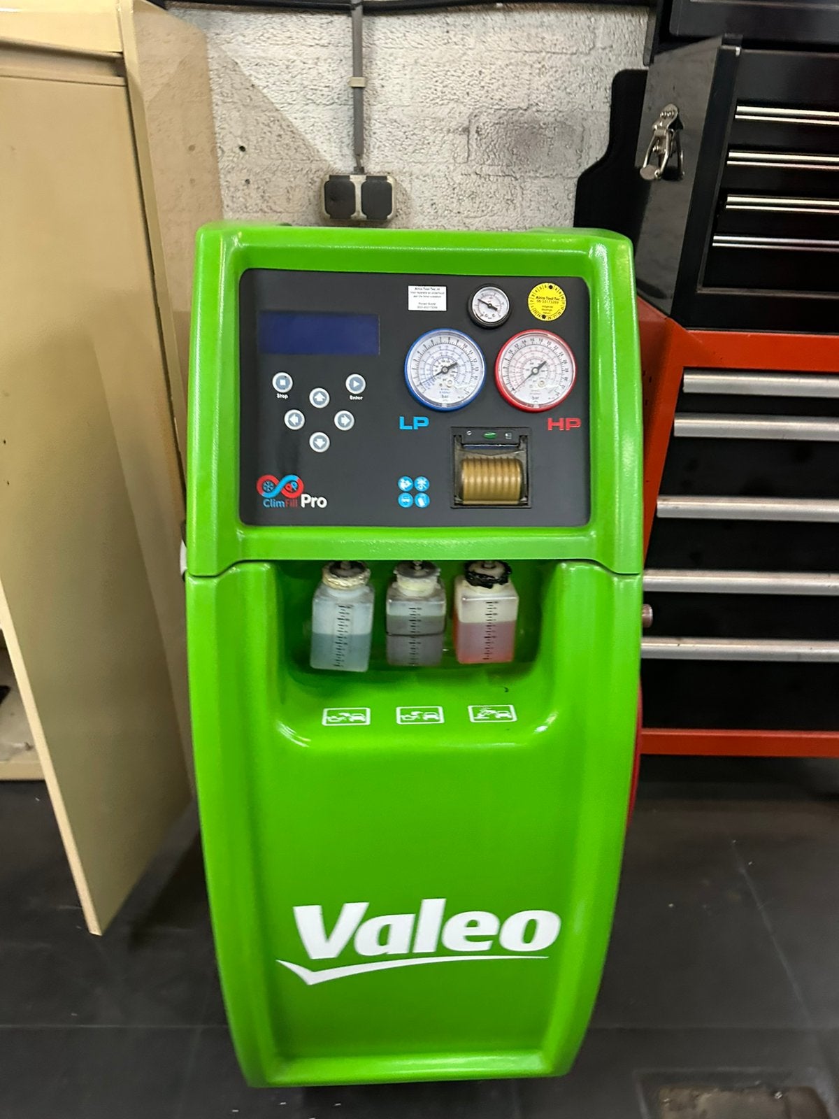 Valeo airco vulstation, Doe-het-zelf en Verbouw, Compressors, 100 liter of meer, Ophalen, Zo goed als nieuw, Minder dan 200 liter/min