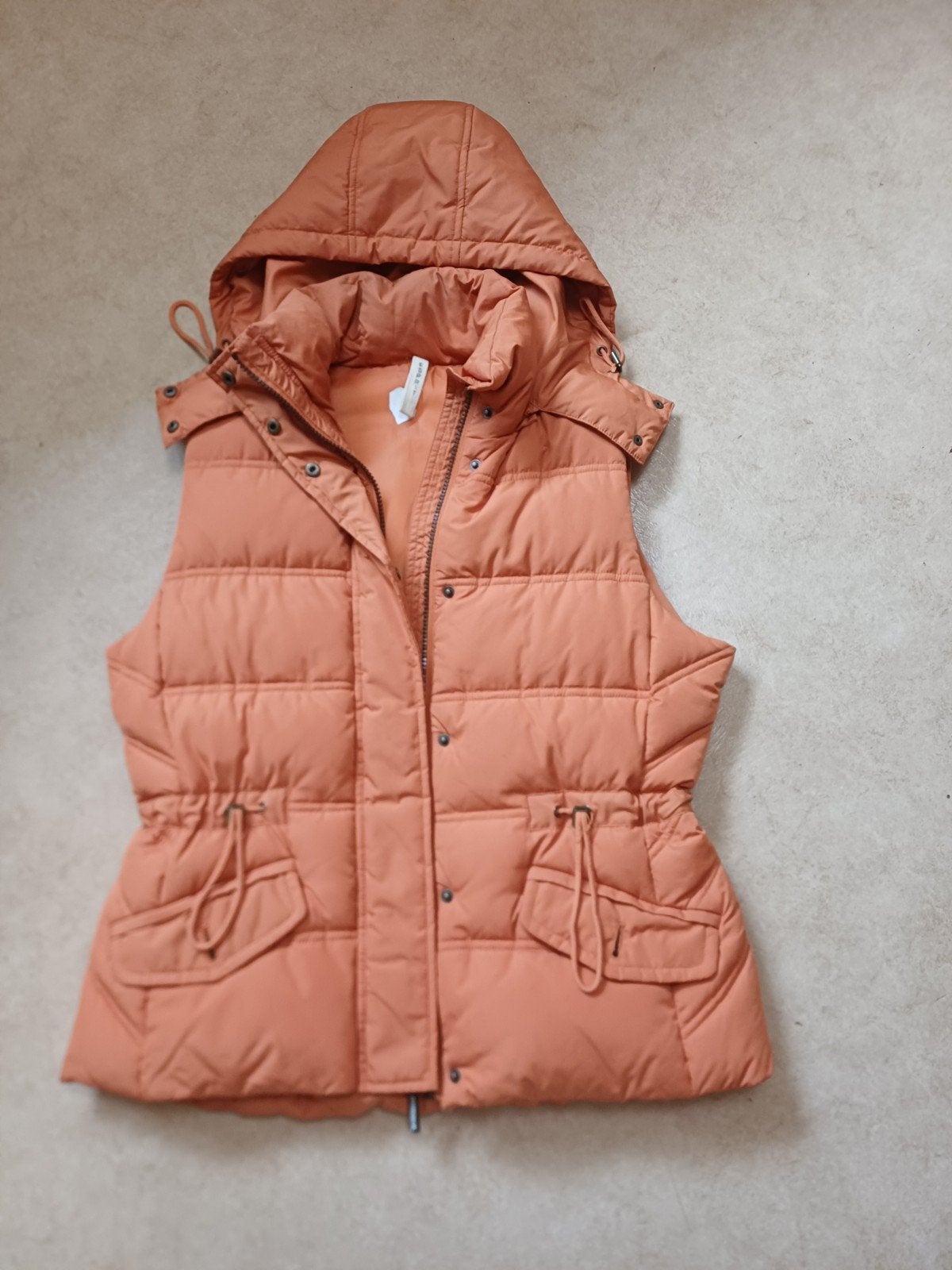 Bodywarmer met capuchon oranje, Ophalen of Verzenden, Zo goed als nieuw, Maat 38/40 (M), Oranje