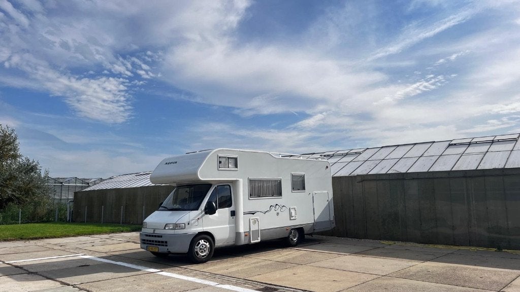 Te koop: Fijne ruime Adria camper - met alkoof, Reservewiel, Alkoof, Ringverwarming, Fiat