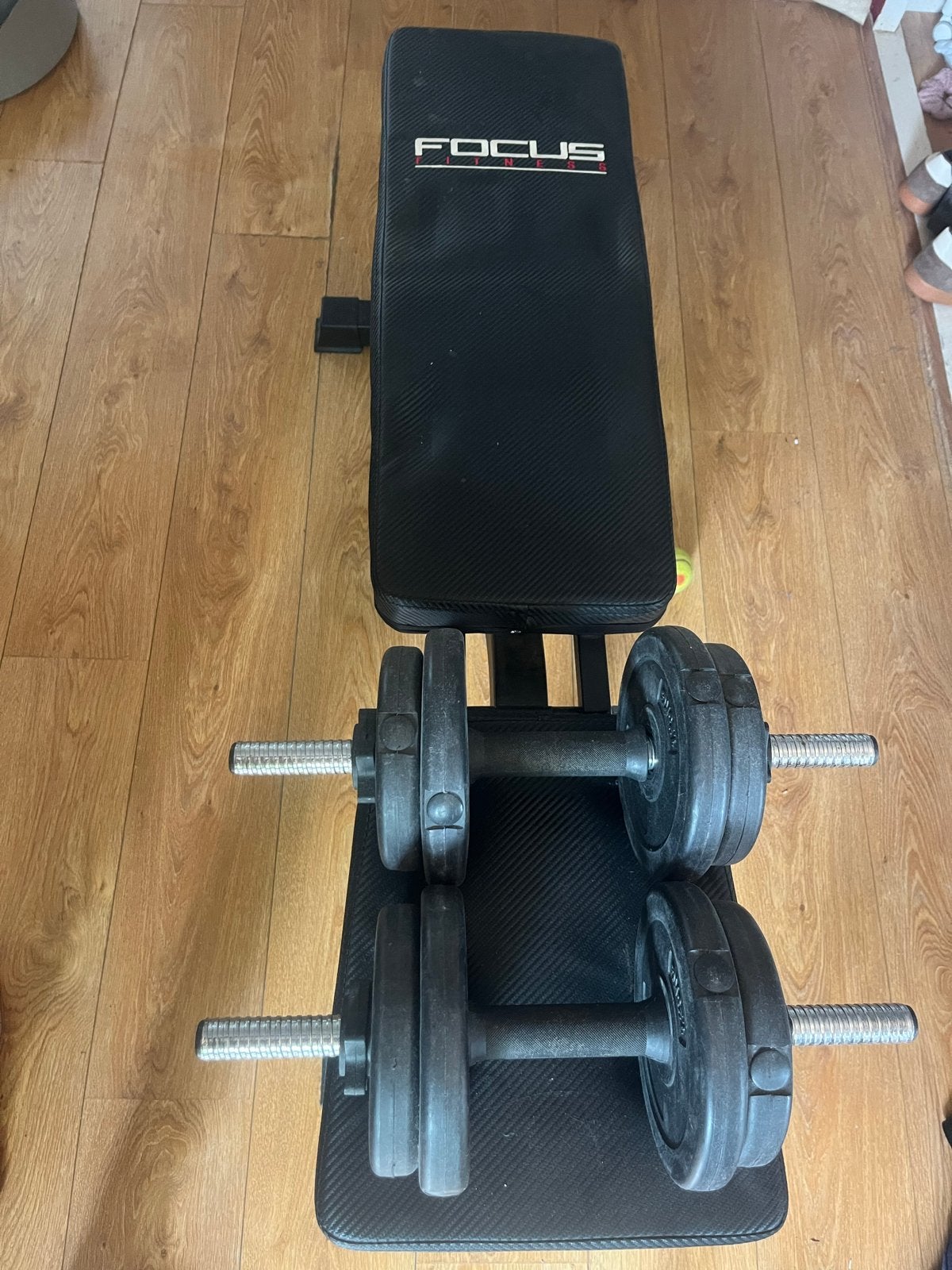 Fitnessbank met verstelbare dumbbells, Sport en Fitness, Fitnessmaterialen, Ophalen, Zo goed als nieuw, Armen, Fitnessbank