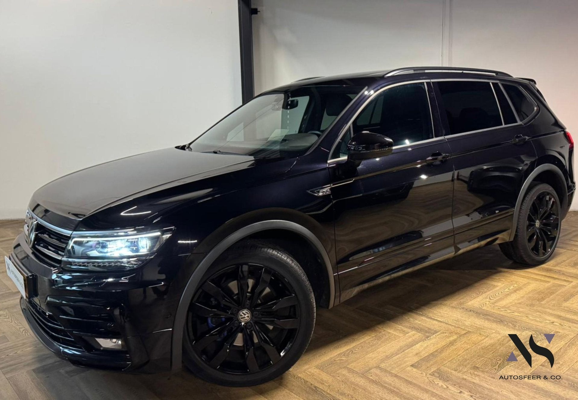 Volkswagen Tiguan 2.0 TSI 4Motion R-Line 7p PANO KEYLESS CAM, Automaat, Gebruikt, Zwart, 190 pk