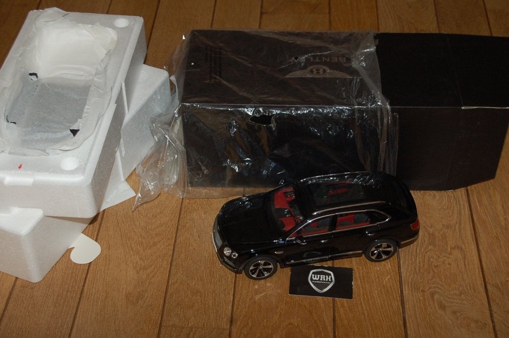 1:18 BENTLEY BENTAYGA onyx black Kyosho fully open WRH, Hobby en Vrije tijd, Modelauto's | 1:18, Verzenden, Zo goed als nieuw