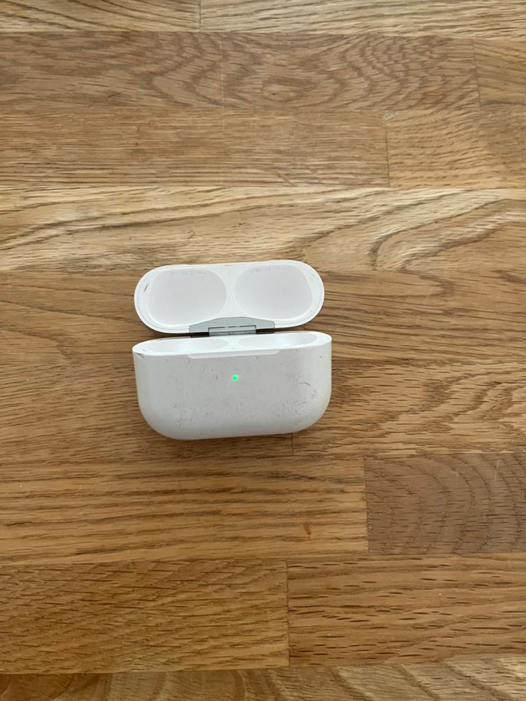 Airpod case, Telecommunicatie, Mobiele telefoons | Oordopjes, Ophalen, Zo goed als nieuw
