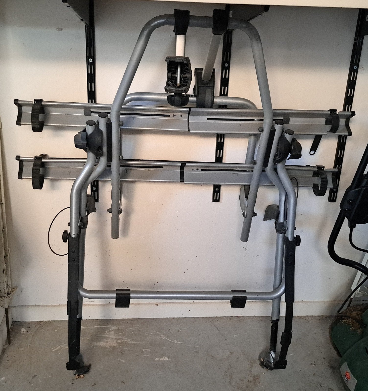 Thule fietsendrager voor Ford Focus (zonder trekhaak), Ophalen