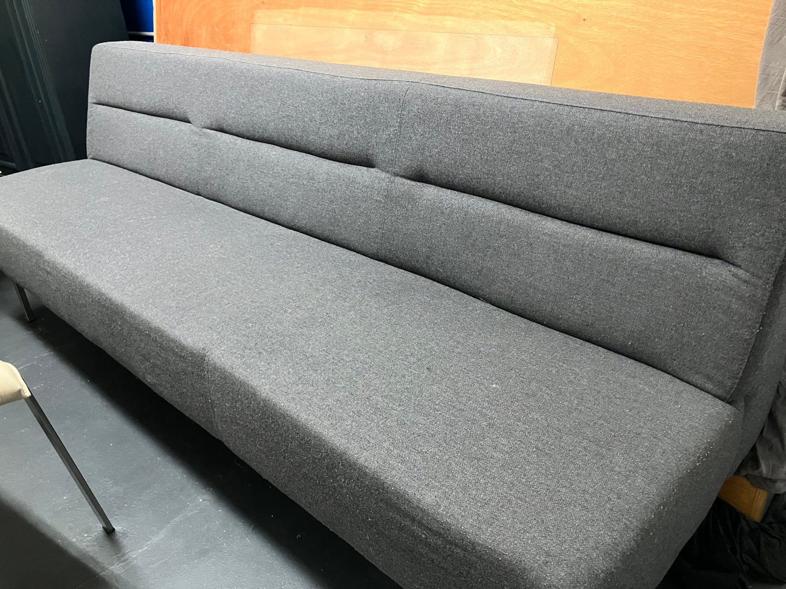 Bank voor aan eettafel, donkergrijs wollen bekleding, Ophalen, Zo goed als nieuw, Tweepersoons, Grijs