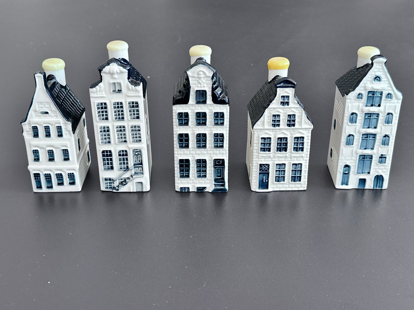 KLM huisjes 31, 46, 51, 59, 65 - Bols Jenever, Verzamelen, KLM Huisjes, Ophalen of Verzenden, Zo goed als nieuw, 41 t/m 60, Gevuld