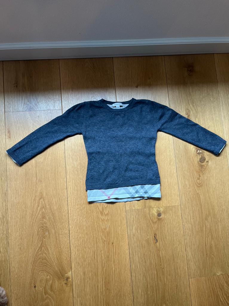 Burberry trui, Ophalen of Verzenden, Zo goed als nieuw, Meisje, Trui of Vest