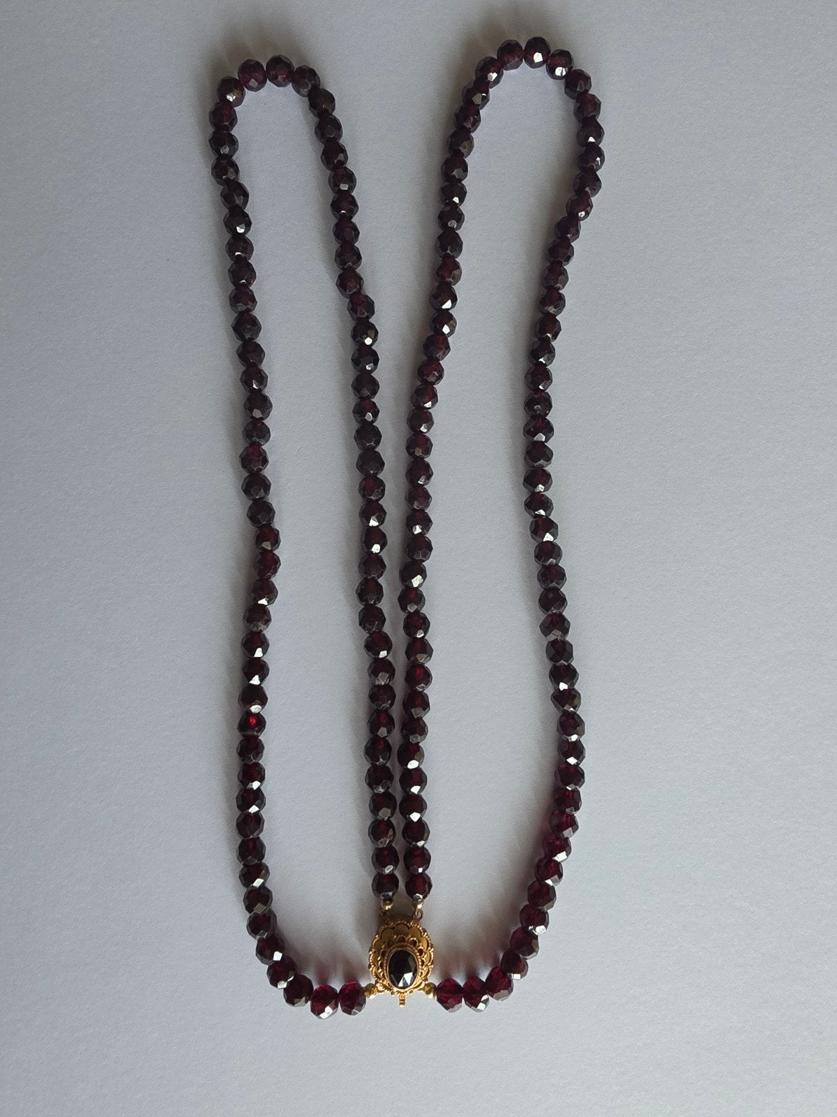 Prachtige dubbele granaatketting met gouden sluiting, Sieraden, Tassen en Uiterlijk, Kettingen, Ophalen, Gebruikt, Met edelsteen