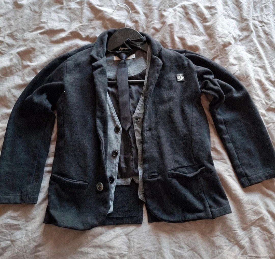 Colber met gilet en stropdas maat 122, Ophalen, Zo goed als nieuw, Jongen, Trui of Vest