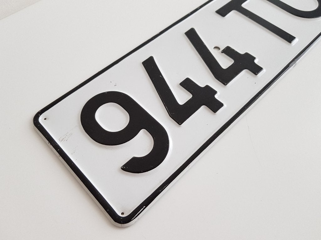 Originele Porsche 944 Turbo aluminium dealer showroomplaat, Ophalen of Verzenden, Gebruikt, Auto's
