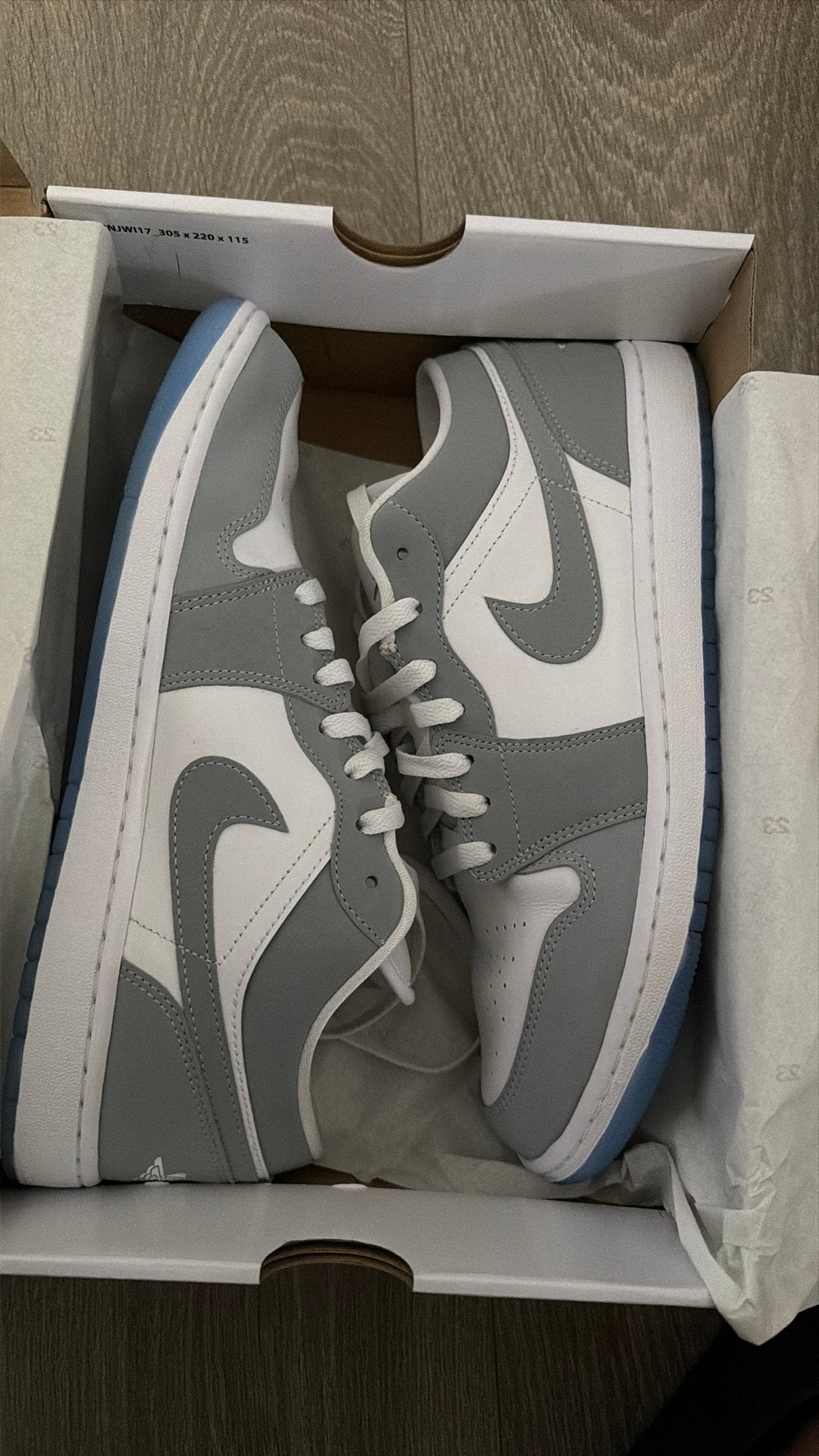 Air jordan 1 low maat 44, Ophalen of Verzenden, Zo goed als nieuw, Wit