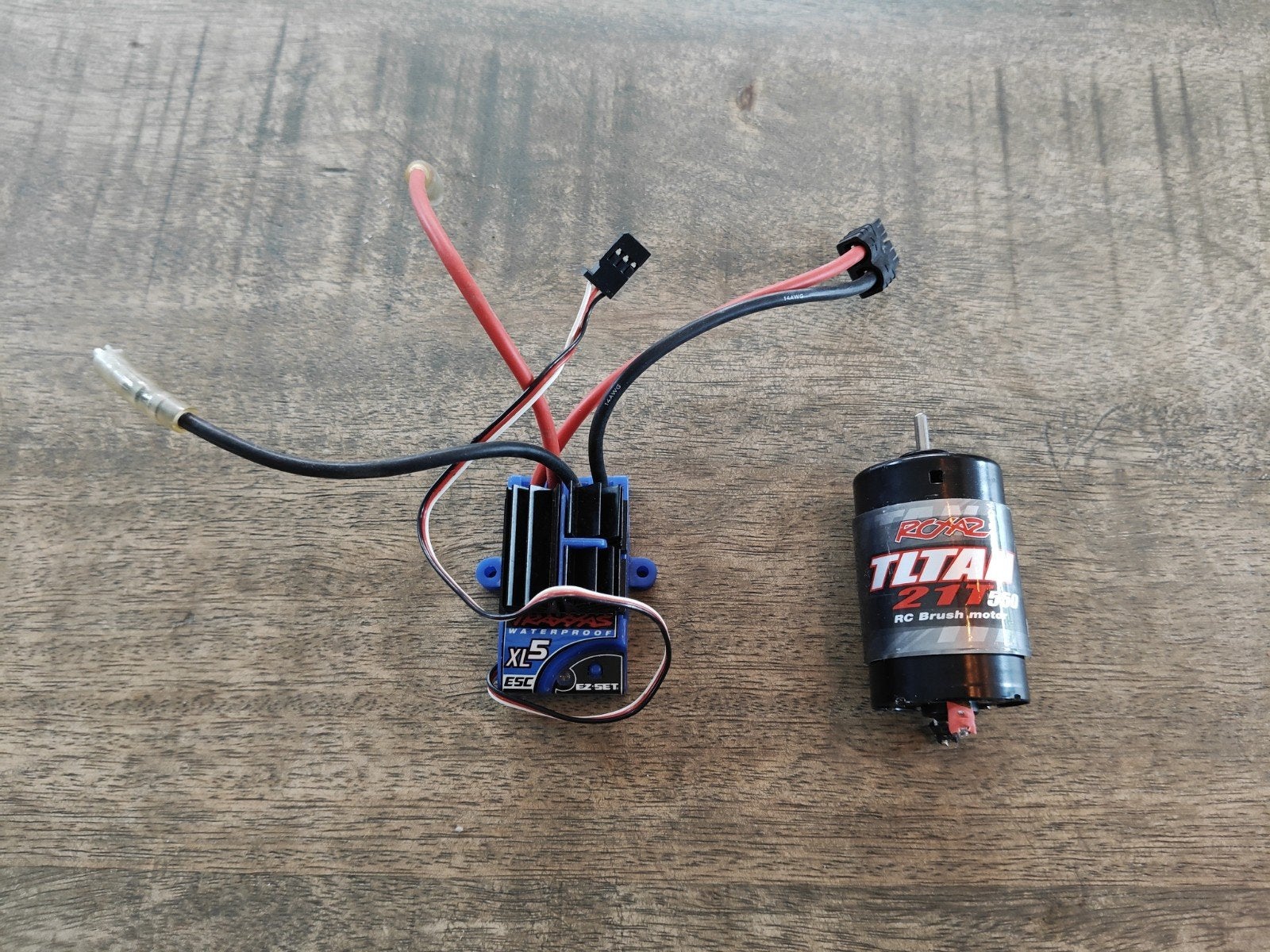 Traxxas waterproof ESC en nieuwe 550 rc motor, Hobby en Vrije tijd, Ophalen of Verzenden, Zo goed als nieuw
