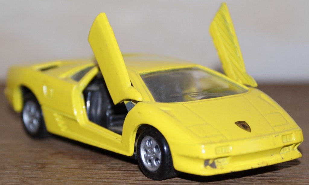 MAISTO (Collectie SHELL) - Lamborghini Diablo geel - 1:40., Ophalen of Verzenden, Zo goed als nieuw, Auto