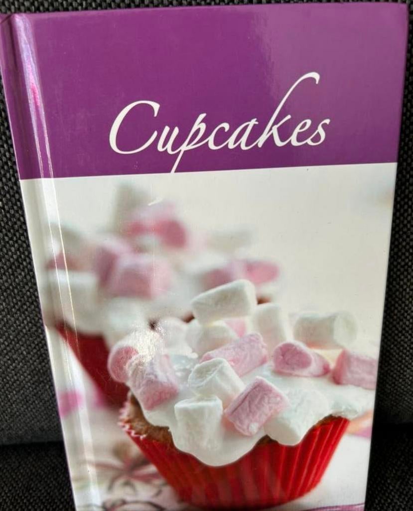 Cupcakes, Hobby en Vrije tijd, Taarten en Cupcakes maken, Ophalen of Verzenden, Zo goed als nieuw, Cupcakes, Boek of Tijdschrift