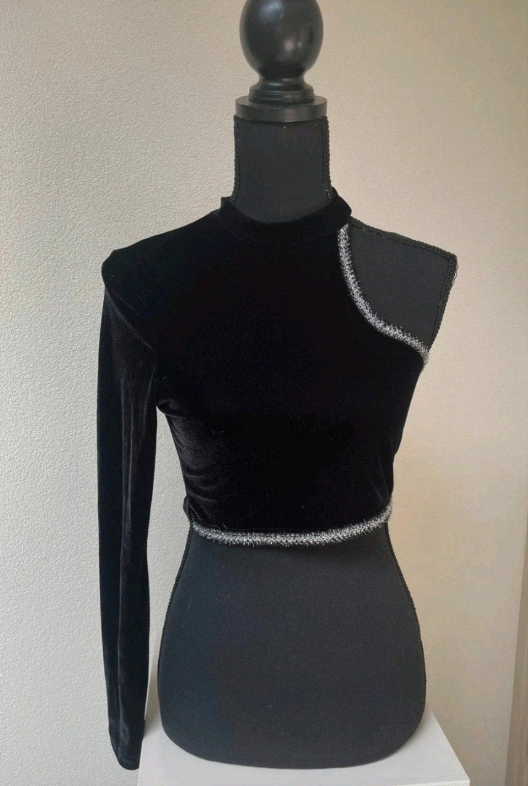 Velours partytop mt M 🖤, Kleding | Dames, Ophalen of Verzenden, Nieuw, Maat 38/40 (M), Zwart