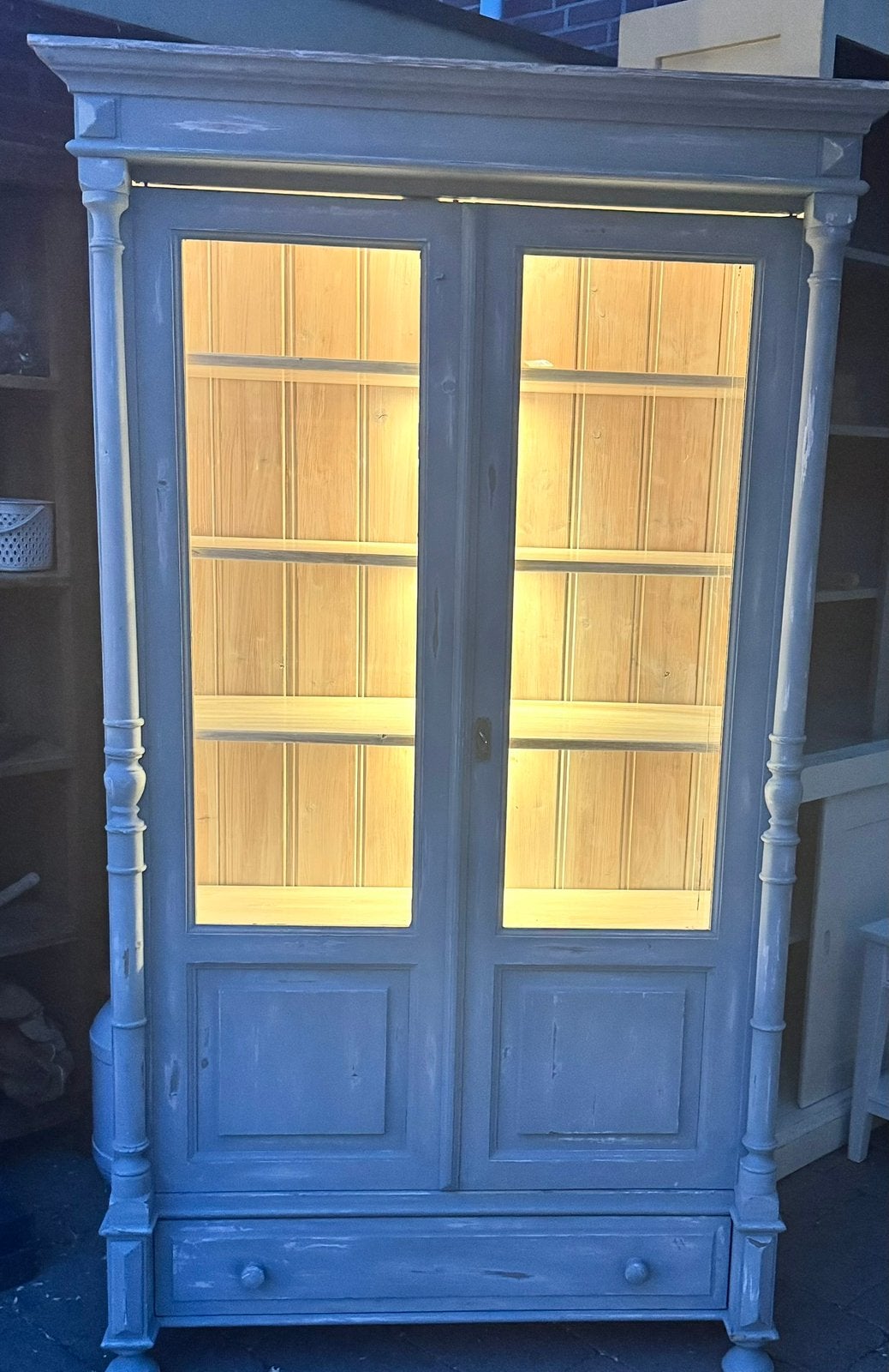 Prachtige buffetkast net ledverlichting. Nieuwe lak., Huis en Inrichting, Ophalen, Zo goed als nieuw, 25 tot 50 cm, 150 tot 200 cm