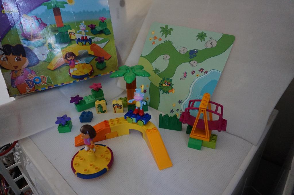 dora en boots in het speelpark duplo set 7332, Kinderen en Baby's, Speelgoed | Duplo en Lego, Ophalen of Verzenden, Zo goed als nieuw