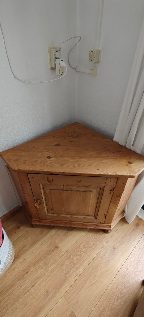 kastje driehoekig, Huis en Inrichting, Kasten | Vitrinekasten, Gebruikt, 100 tot 150 cm, Grenen, Ophalen of Verzenden