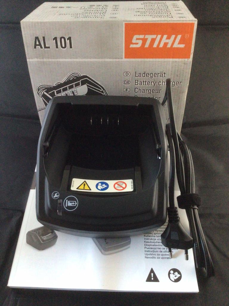Stihl lader AL 101 NIEUW, Ophalen of Verzenden, Nieuw