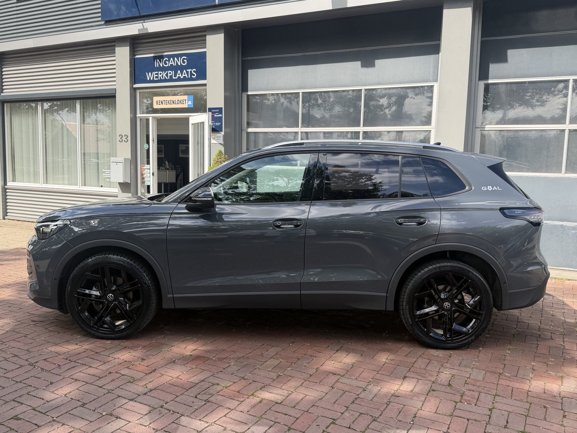Volkswagen Tiguan 1.5 eTSI Life Edition | Automaat | Stoelve, Auto's, Volkswagen, Stof, Euro 6, 4 cilinders, Zwart