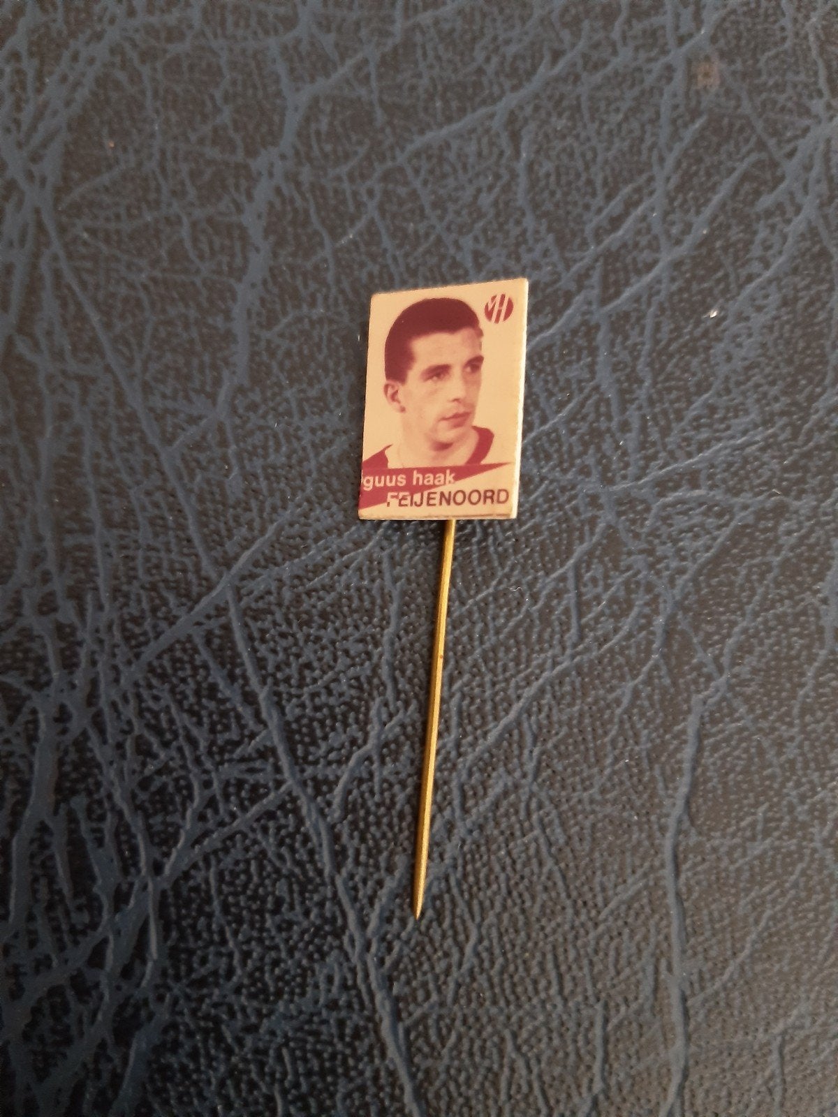 Speldje Guus Haak, Verzamelen, Speldjes, Pins en Buttons, Ophalen of Verzenden, Zo goed als nieuw, Sport, Speldje of Pin