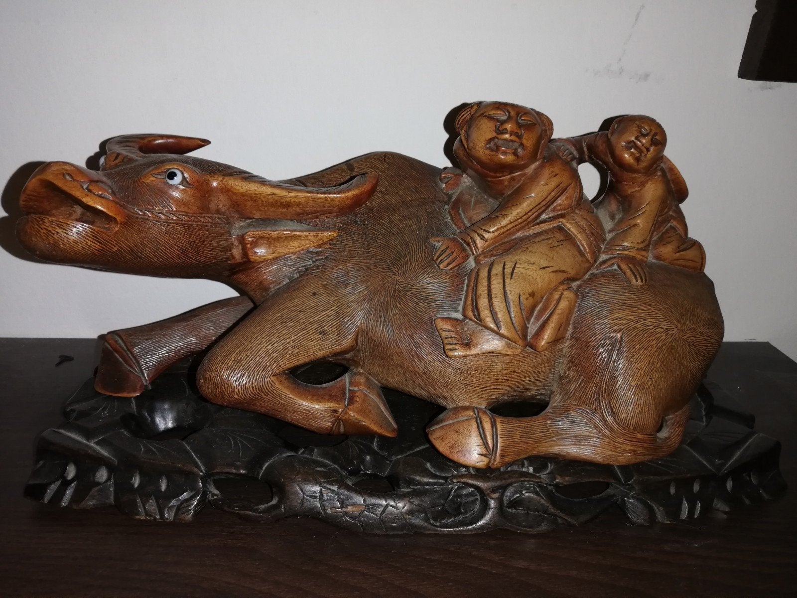 karbouw houtsnijwerk uit india met onderplaat, Ophalen, Overige onderwerpen, 20 - 50 cm, Beeld
