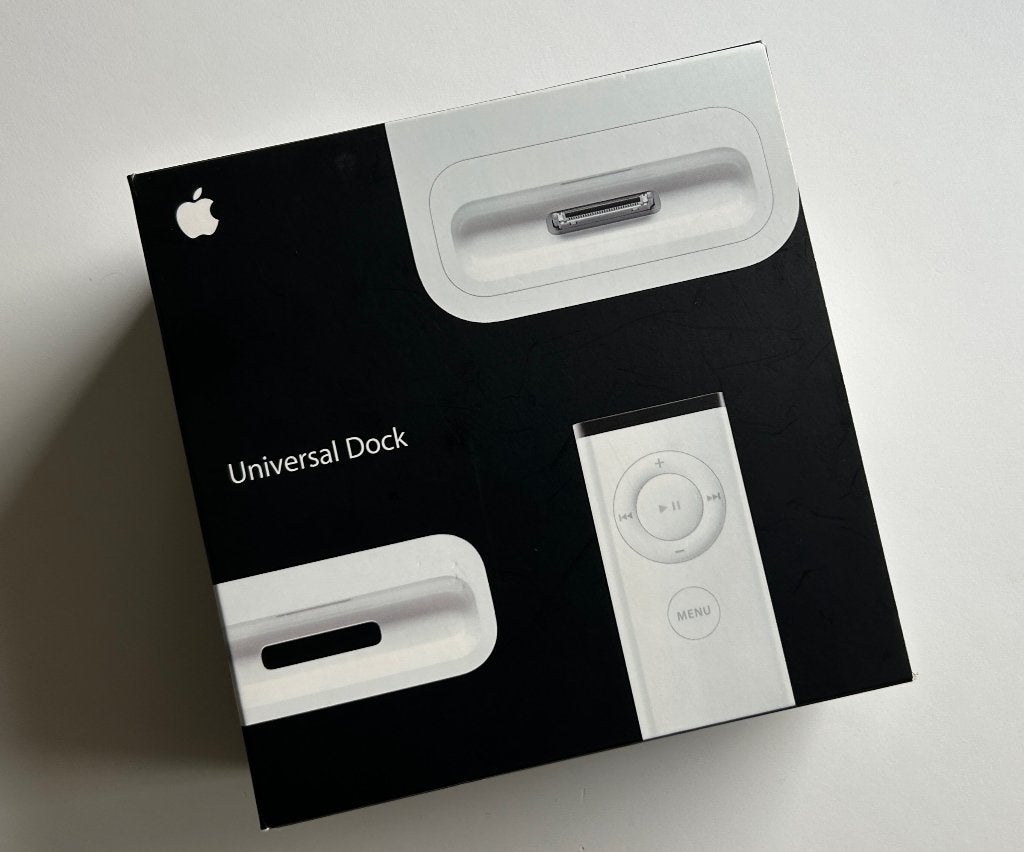 Apple Universal Dock MB125G/A, Ophalen of Verzenden, Zo goed als nieuw, Dock of Kabel, Classic of Photo