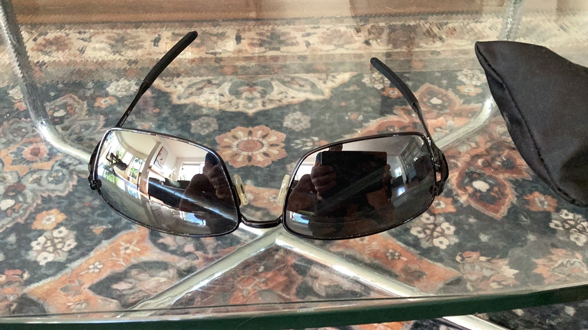 Stijlvolle zwarte zonnebril - Oakley krasvrij, Sieraden, Tassen en Uiterlijk, Zonnebrillen en Brillen | Heren, Zonnebril, Zwart