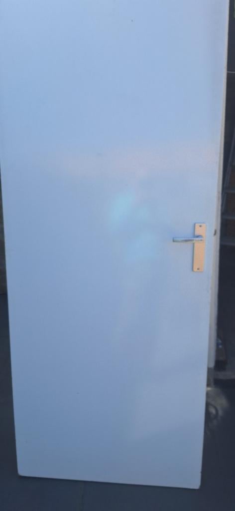 Witte binnendeur met klink - Gebruikt 78cm x201.5, Doe-het-zelf en Verbouw, Deuren en Horren, Ophalen, Gebruikt, Binnendeur, 200 tot 215 cm