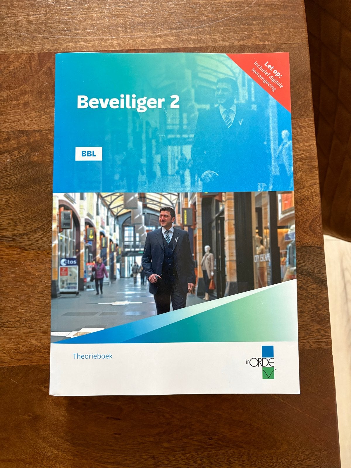 Beveiliger 2 Theorieboek 2026 + Praktijkwerkboek, Ophalen of Verzenden, Beta, Nieuw, MBO